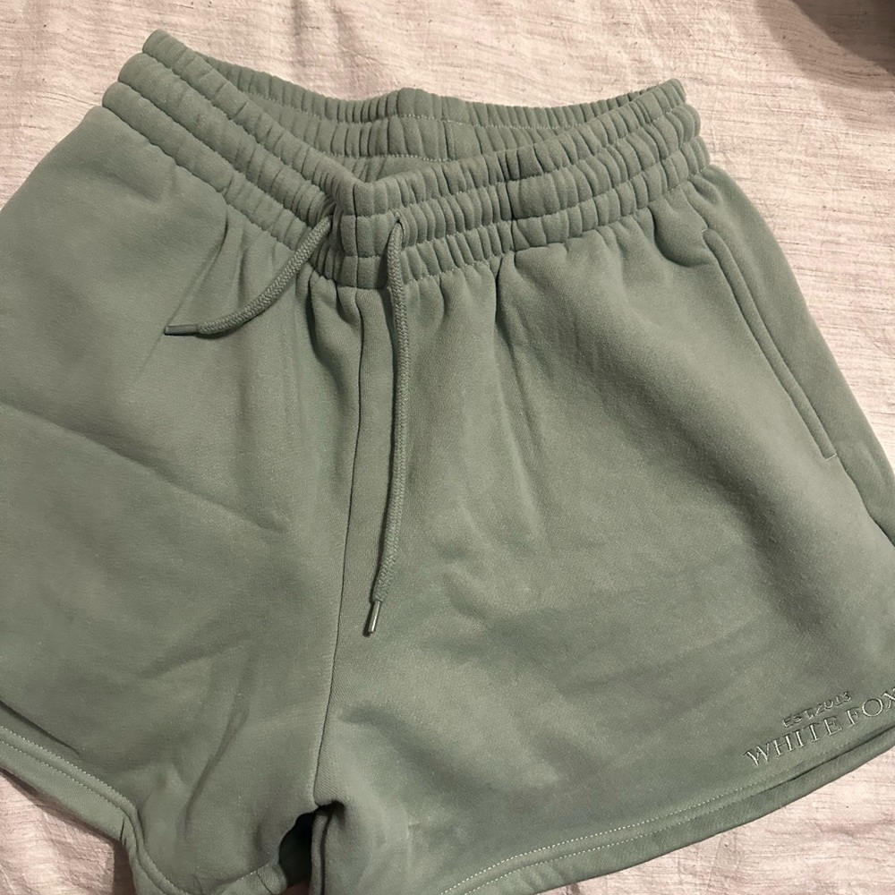 white fox  shorts